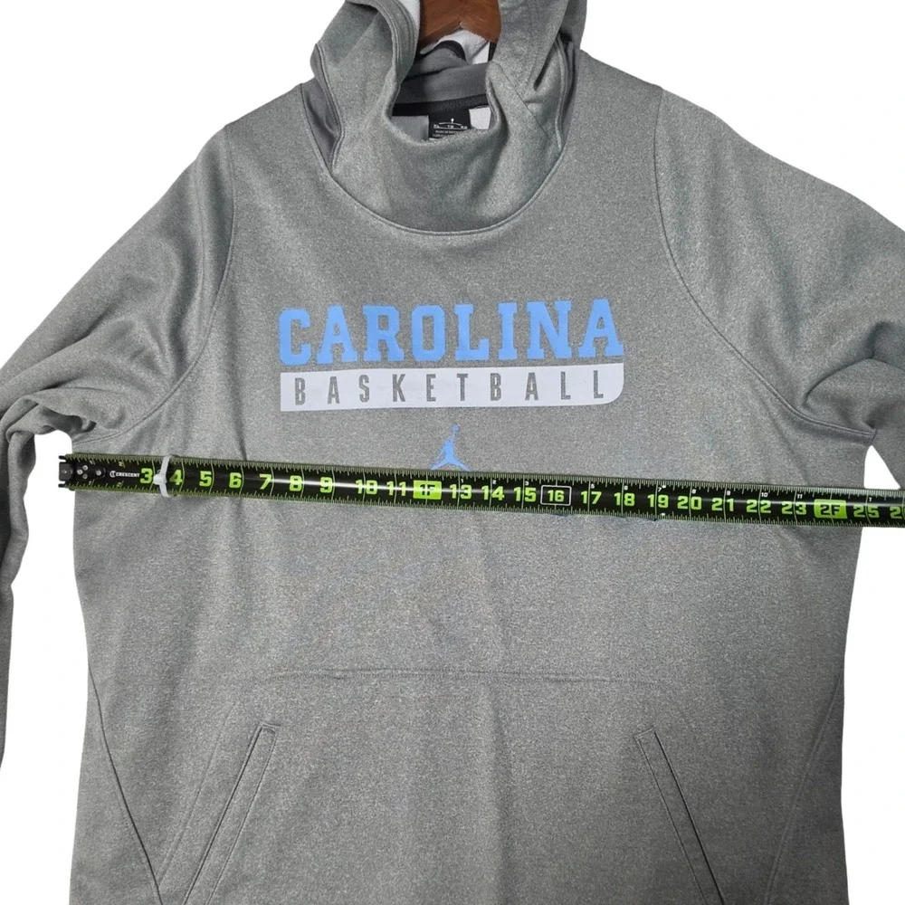 Jordan Therma-Fit UNC Tar Heels Carolina Basketball Pullover Hoodie Mens XL Grey
